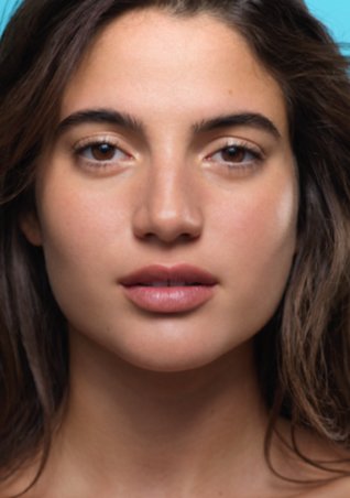 https://www.larocheposay.gr/-/media/project/loreal/brand-sites/lrp/emea/gr/lrp-model-visuals/effaclar/landing-page/serum/lrp-landing-effaclarserum-2022-sitecore-website-peolple-card3_recto-rights-end-2023-08-31.jpg